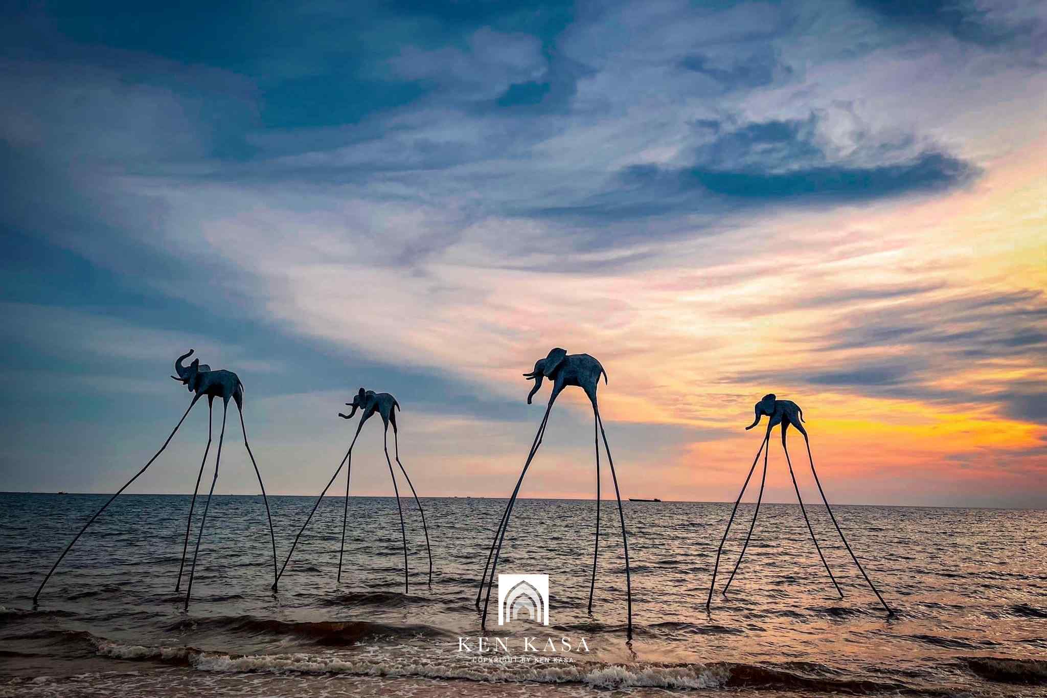 B&atilde;i biển tại Sunset Sanato Resort & Villas Ph&uacute; Quốc tuyệt đẹp